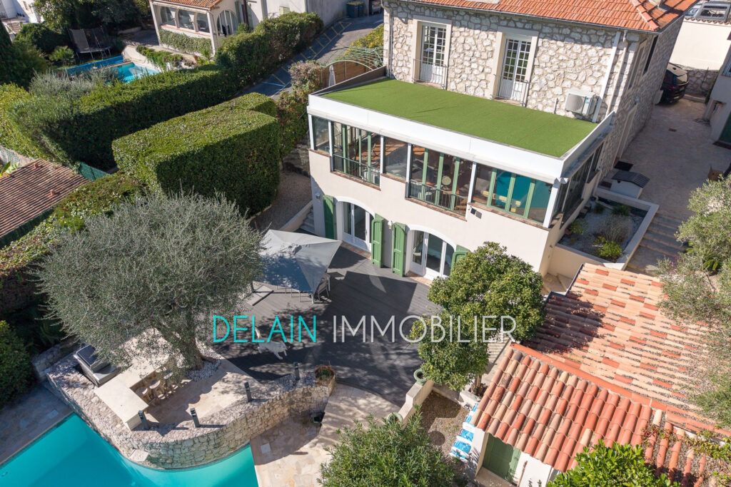 vente maison 5 Pièce(s) – 5 pièces – 5 chambres – 220.00 m²