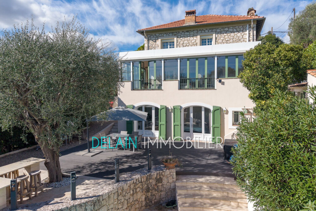 vente maison 5 Pièce(s) – 5 pièces – 5 chambres – 220.00 m²