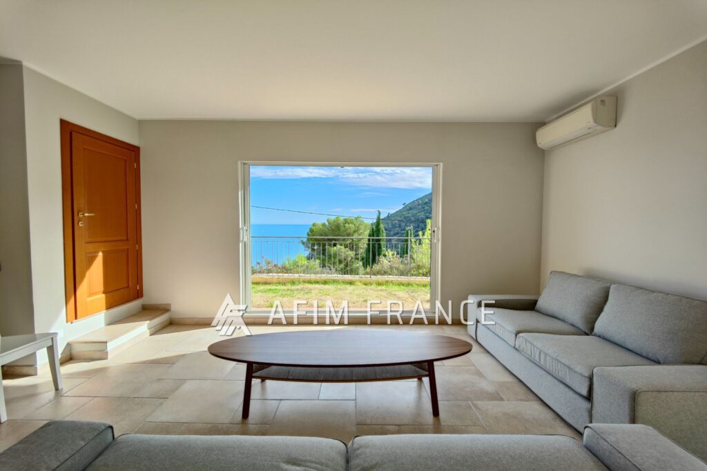 Jolie maison mitoyenne à Èze bord de mer, magnifique vue mer e – 4 pièces – 3 chambres – 93.64 m²