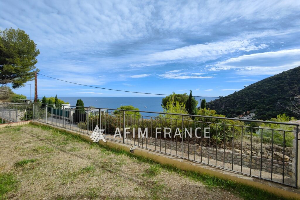 Jolie maison mitoyenne à Èze bord de mer, magnifique vue mer e – 4 pièces – 3 chambres – 93.64 m²