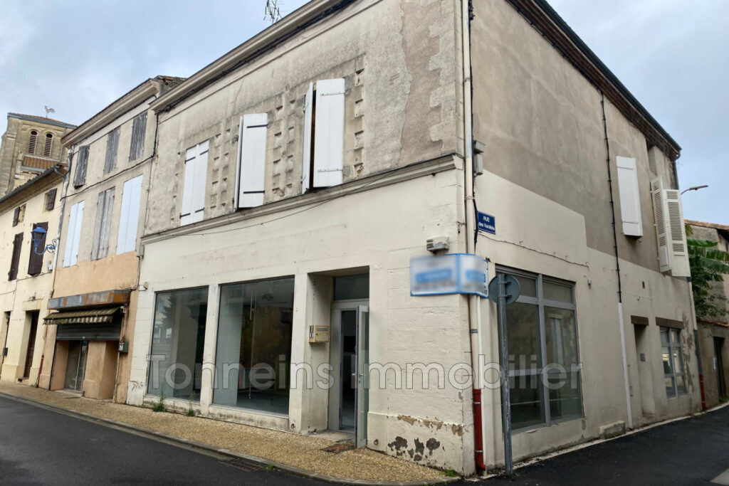 vente immeuble 7 Pièce(s) – 7 pièces – 3 chambres – 82.00 m²