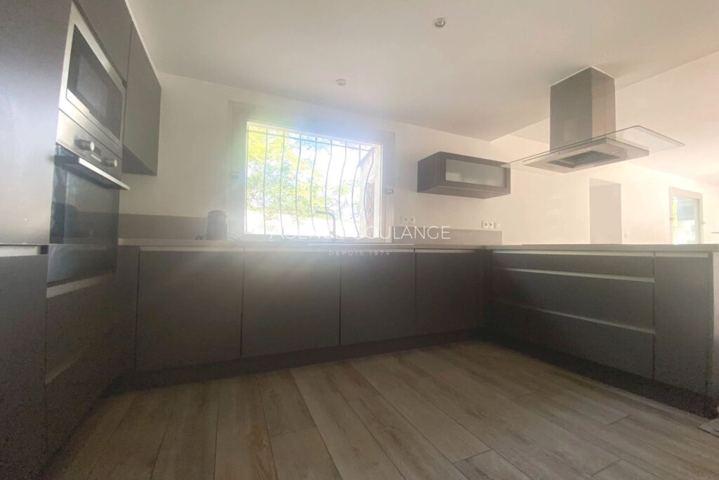 location villa 5 Pièce(s) – 5 pièces – 4 chambres – 130.11 m²