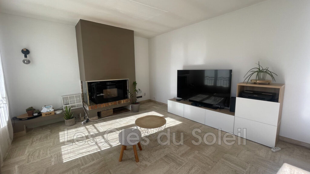 Brignoles, Maison de village de type 5 avec garage  Maison de  – 5 pièces – 3 chambres – 107.00 m²