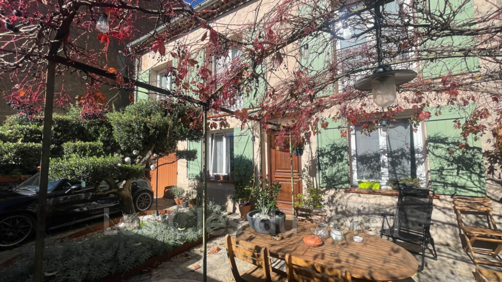 Brignoles, Maison de village de type 5 avec garage  Maison de  – 5 pièces – 3 chambres – 107.00 m²