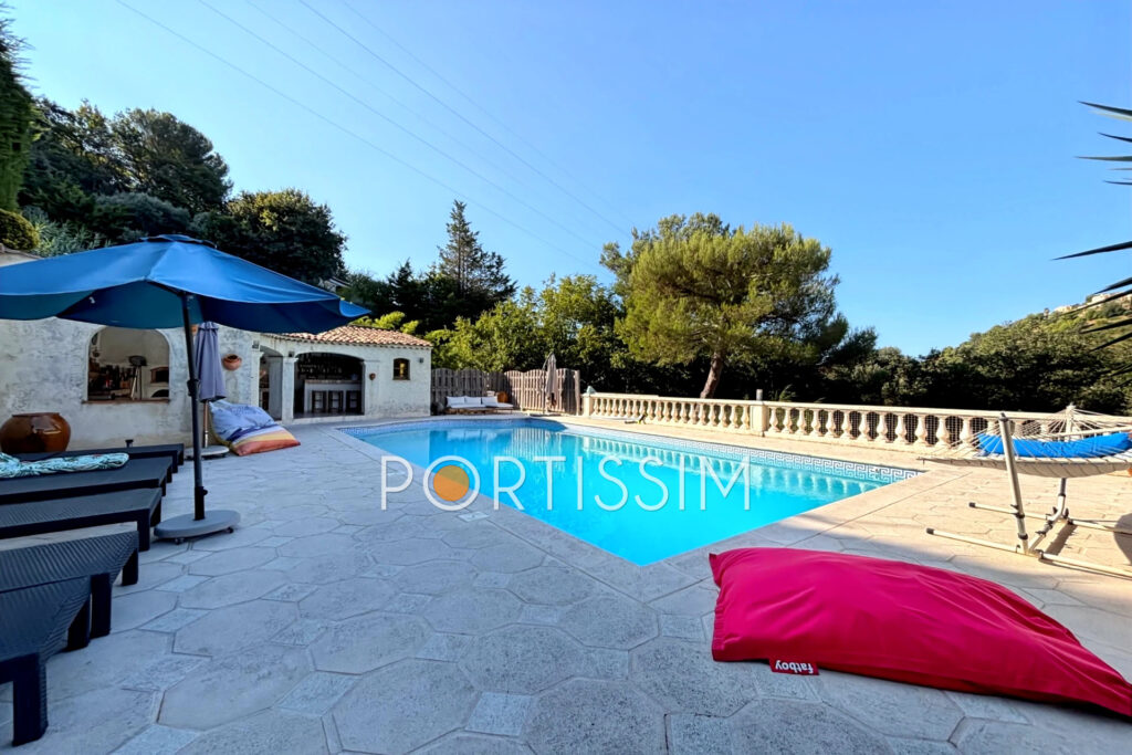 vente maison de caractère 8 Pièce(s) – 8 pièces – 5 chambres – 275.42 m²