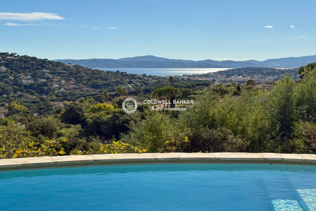Superbe villa 6 chambres avec vue panoramique mer et collines  – 8 pièces – 6 chambres – 249.00 m²
