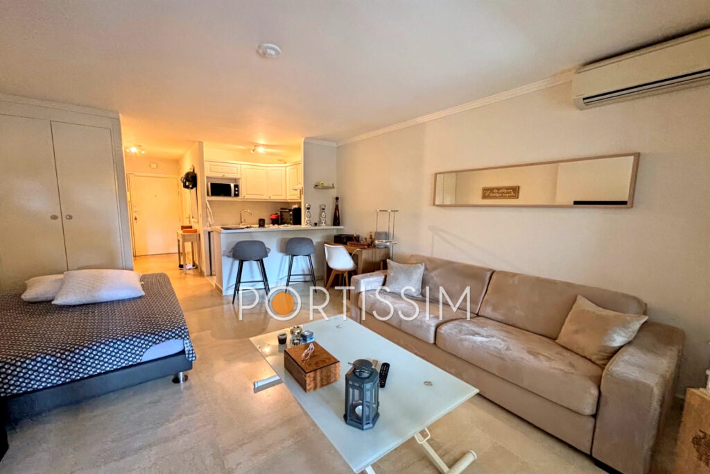 Exclusivité Cros de Cagnes studio avec accès direct aux plages – 1 pièce – NR chambres – 30.20 m²