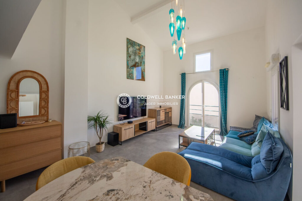 Appartement T4 dans une résidence sécurisée à pied de la plage – 4 pièces – 3 chambres – 99.00 m²