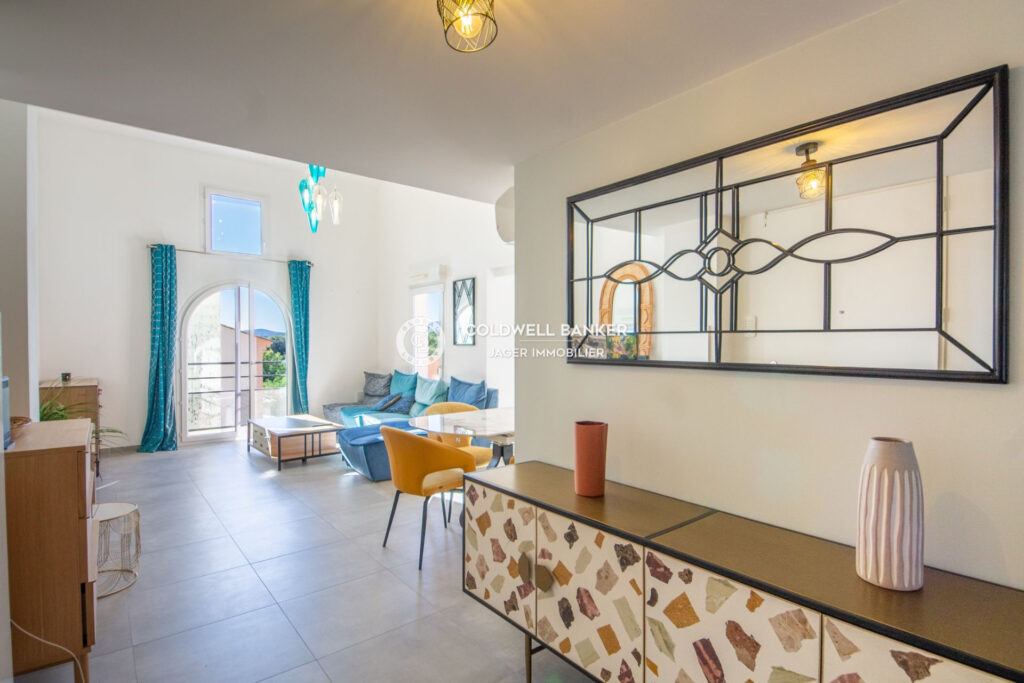 Appartement T4 dans une résidence sécurisée à pied de la plage – 4 pièces – 3 chambres – 99.00 m²