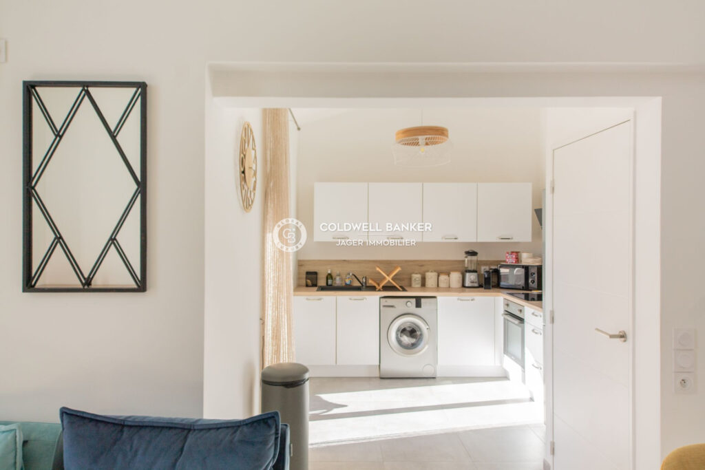 Appartement T4 dans une résidence sécurisée à pied de la plage – 4 pièces – 3 chambres – 99.00 m²