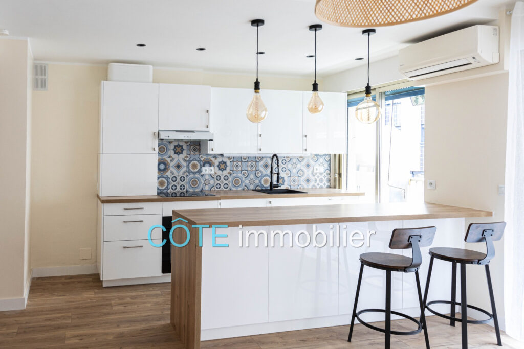 ANTIBES 2 Pièces à  100m de la place de Gaulle – 2 pièces – 1 chambre – 50.00 m²