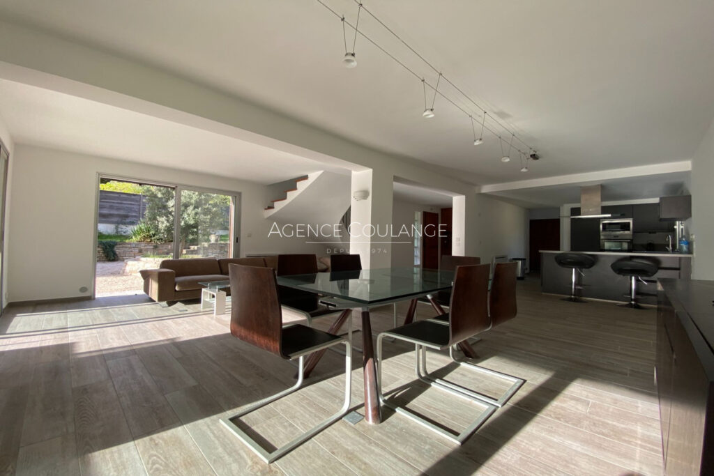 location villa 5 Pièce(s) – 5 pièces – 4 chambres – 130.11 m²