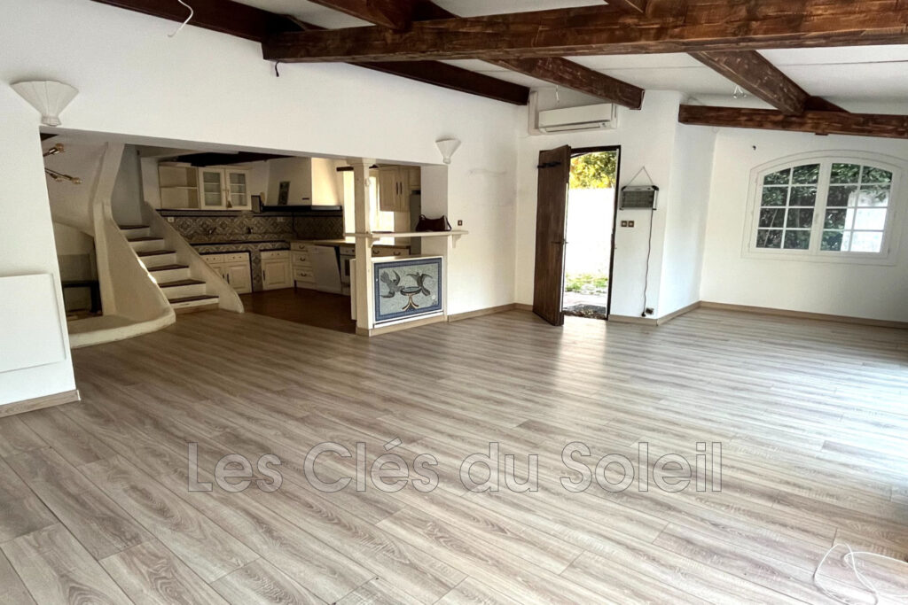 vente maison 7 Pièce(s) – 7 pièces – 4 chambres – 110.00 m²