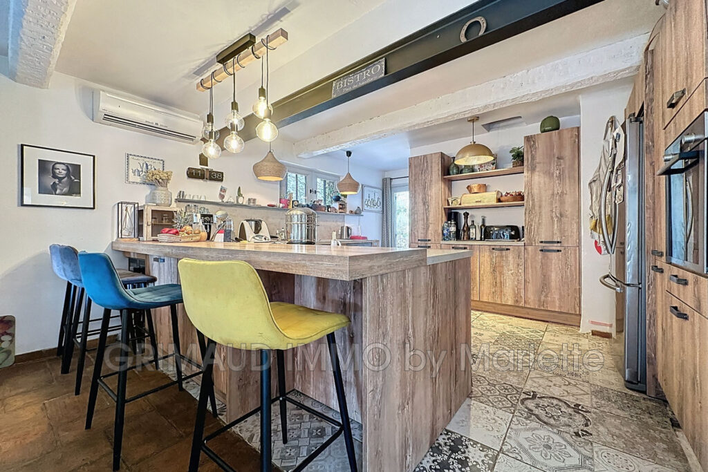 maison de hameau avec piscine  – 6 pièces – 3 chambres – 174.68 m²