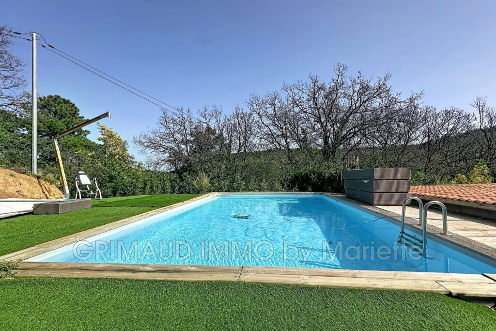 maison de hameau avec piscine  – 6 pièces – 3 chambres – 174.68 m²