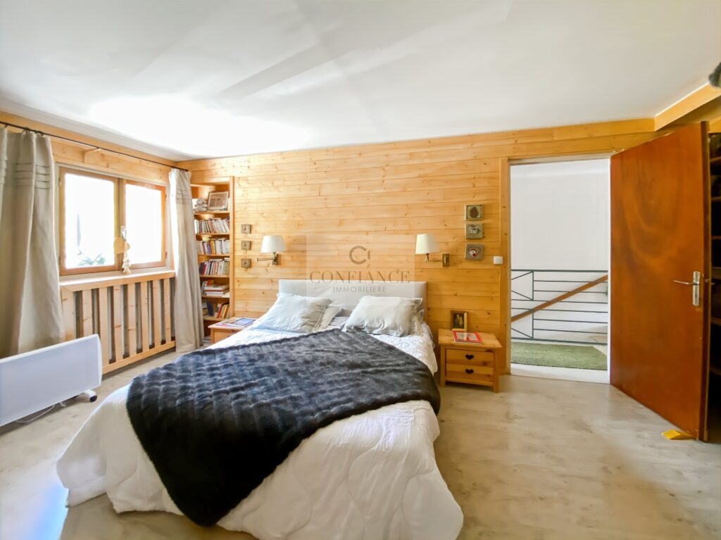 Maison – 10 pièces – 5 chambres – 340 m²