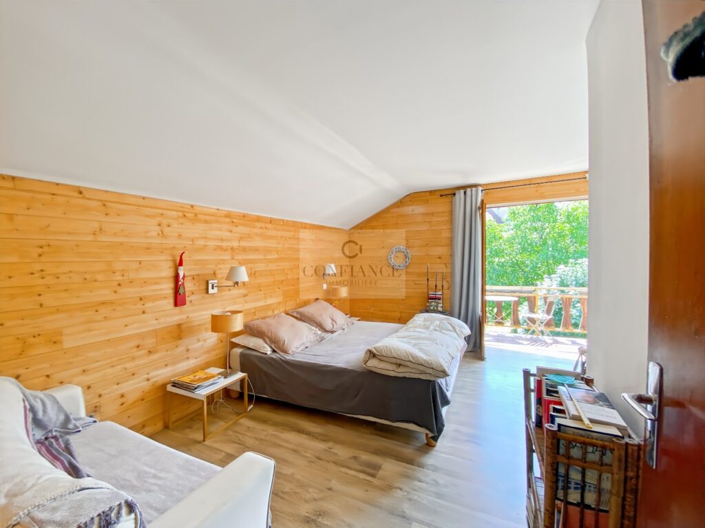 Maison – 10 pièces – 5 chambres – 340 m²