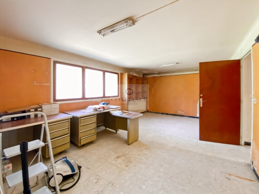 Maison – 10 pièces – 5 chambres – 340 m²