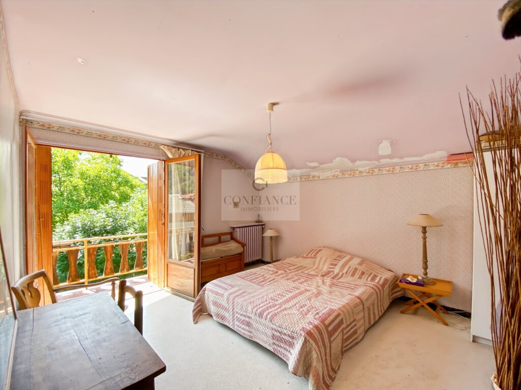 Maison – 10 pièces – 5 chambres – 340 m²