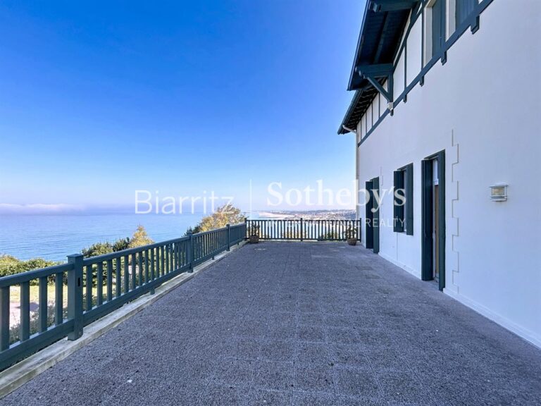 Biarritz – Pointe Saint-Martin Vue mer panoramique et terrasse d’exception – 4 pièces – 2 chambres – 93 m²