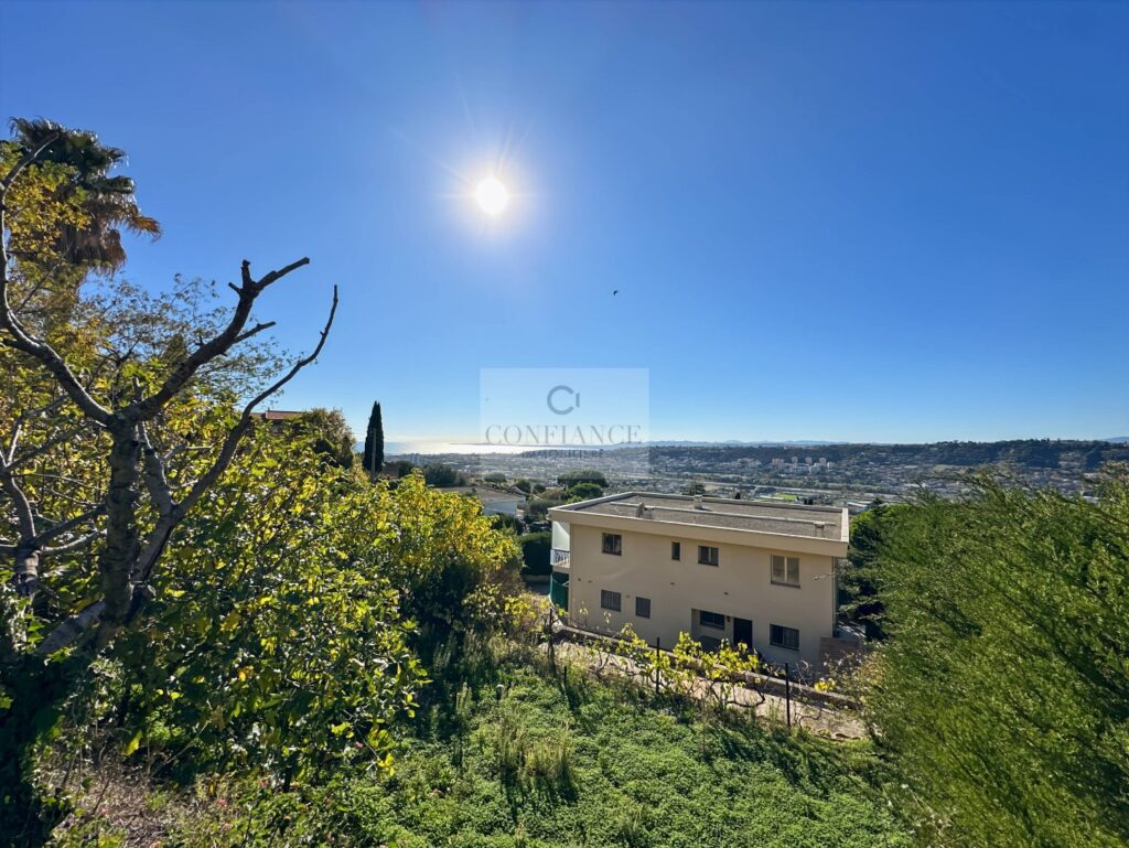 Maison – 7 pièces – 5 chambres – NR  – 211 m²