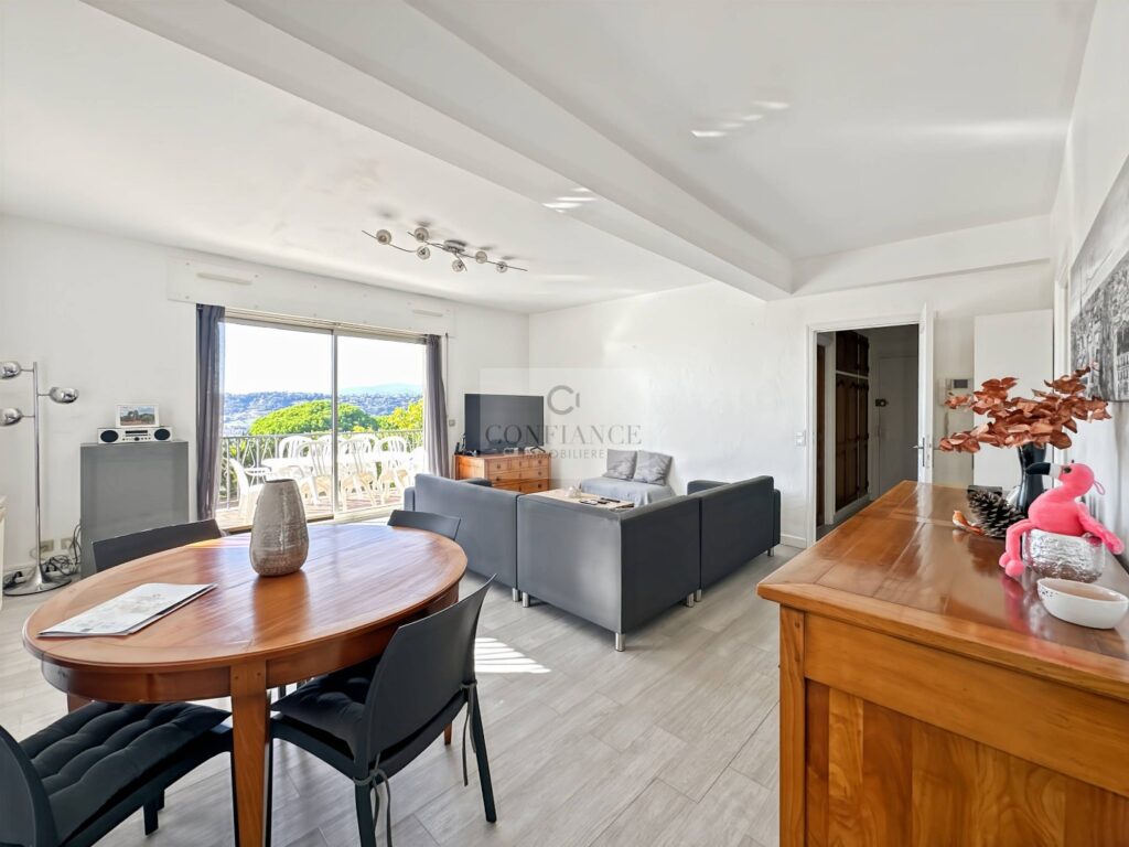 Maison – 7 pièces – 5 chambres – NR  – 211 m²