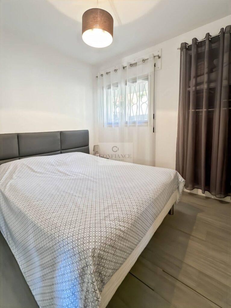 Maison – 7 pièces – 5 chambres – NR  – 211 m²