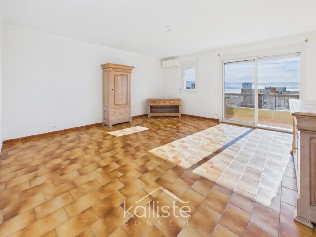 T4 traversant 110 m² avec terrasses et vue dégagée – Ajaccio Lyautey – 4 pièces – 3 chambres – 100 m²