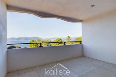 Pietrosella – Superbe T2 face à la mer avec terrasse et garage, proche Porticcio – 2 pièces – 1 chambre – 42 m²