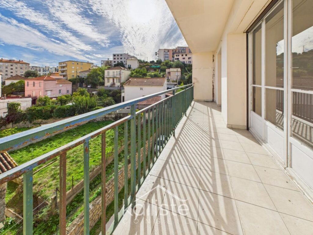 Ajaccio Loretto – Appartement 3 pièces traversant avec balcon et vue dégagée – 3 pièces – 2 chambres – 65 m²