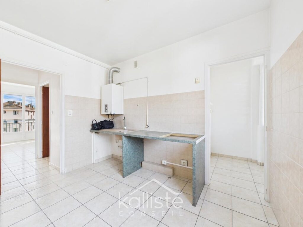 Ajaccio Loretto – Appartement 3 pièces traversant avec balcon et vue dégagée – 3 pièces – 2 chambres – 65 m²