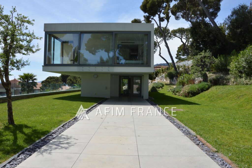 Cap d’Ail, magnifique villa Californienne neuve d’environ 400m – 8 pièces – 5 chambres – 380.00 m²