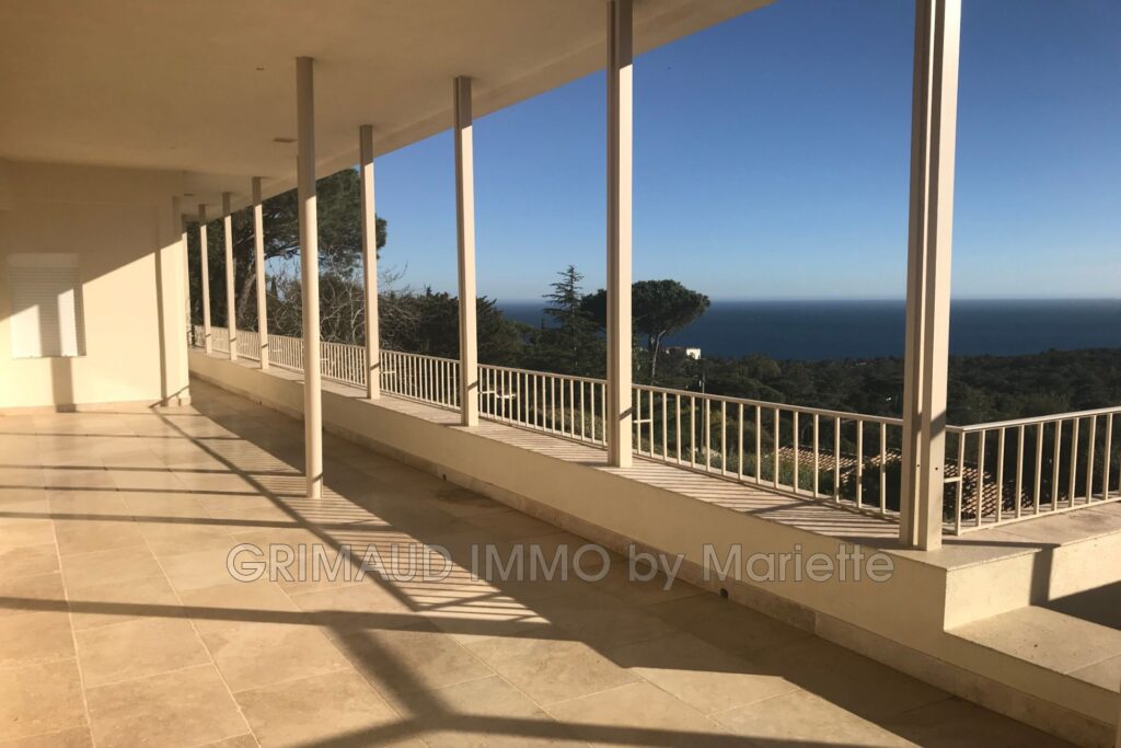 Superbe penthouse 180 m² avec vue imprenable mer – 4 pièces – 3 chambres – 180.00 m²