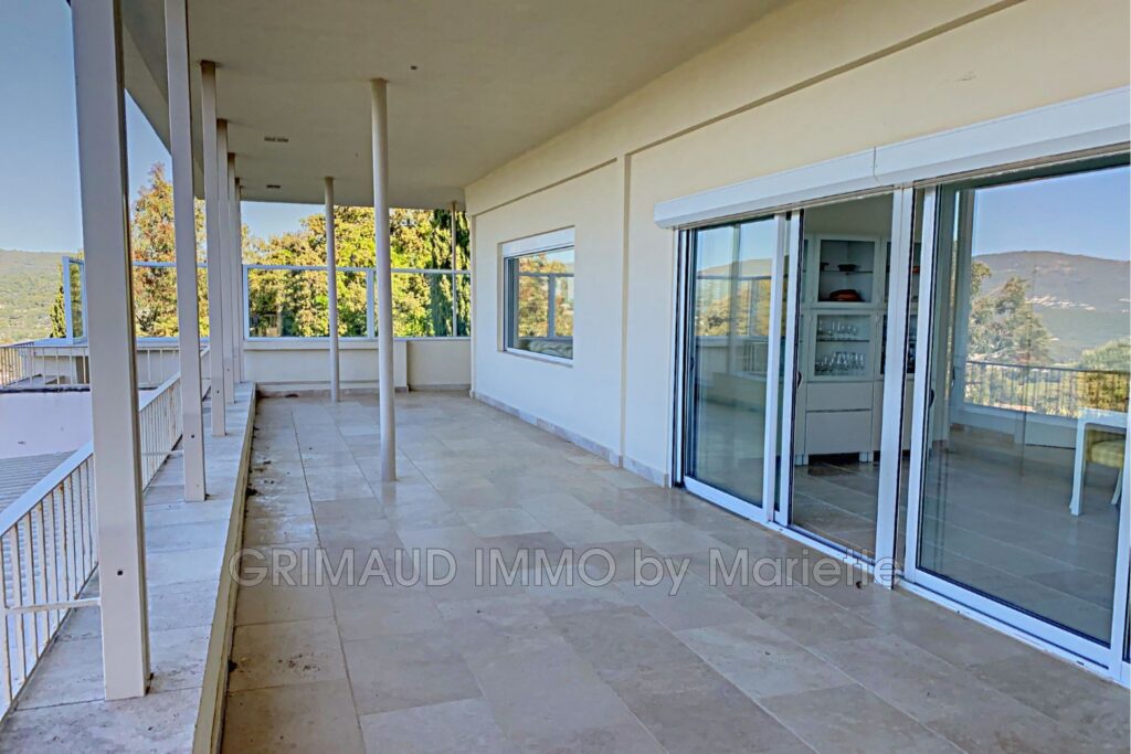 Superbe penthouse 180 m² avec vue imprenable mer – 4 pièces – 3 chambres – 180.00 m²