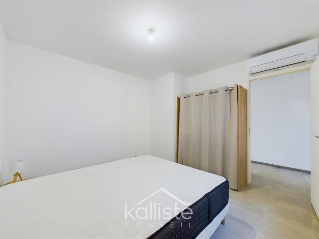 Pietrosella – Superbe T2 face à la mer avec terrasse et garage, proche Porticcio – 2 pièces – 1 chambre – 42 m²