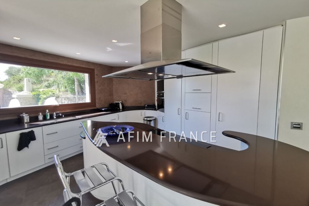 Peille, à 20 minutes de Monaco dans un écrin de verdure au cal – 5 pièces – 4 chambres – 300.00 m²