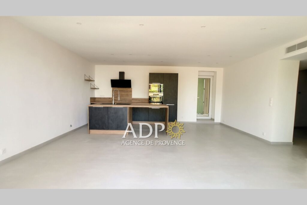 Appartement de Prestige aux portes de la Capitale des Parfums – 3 pièces – 2 chambres – 111.00 m²