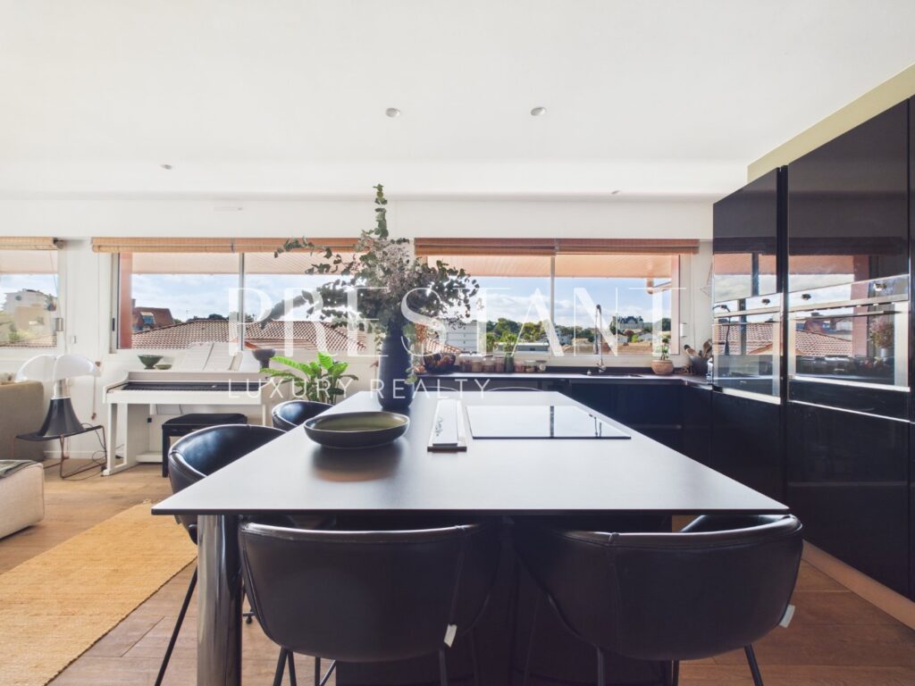 Appartement terrasse – 4 pièces – 3 chambres – 115 m²