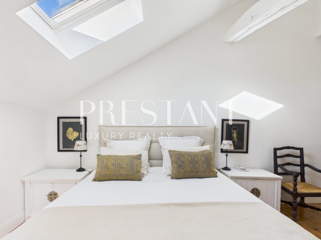 Maison – 11 pièces – 6 chambres – 403 m²