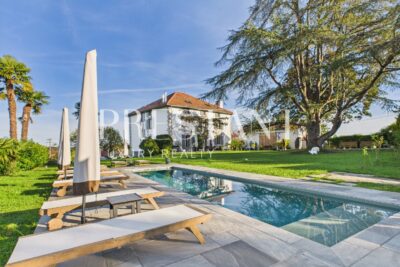 Maison – 11 pièces – 6 chambres – 403 m²