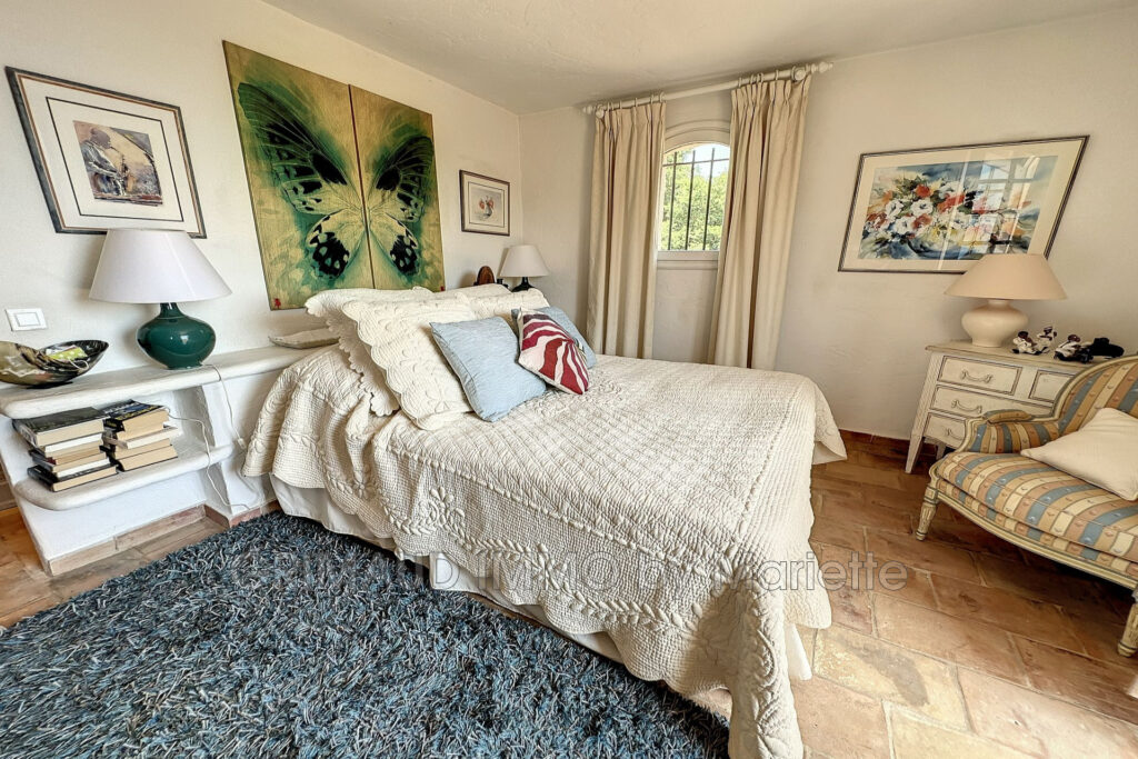 proprieté avec vue mer, grand terrain, au calme – 6 pièces – 5 chambres – 245.00 m²