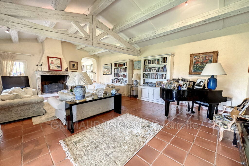 proprieté avec vue mer, grand terrain, au calme – 6 pièces – 5 chambres – 245.00 m²