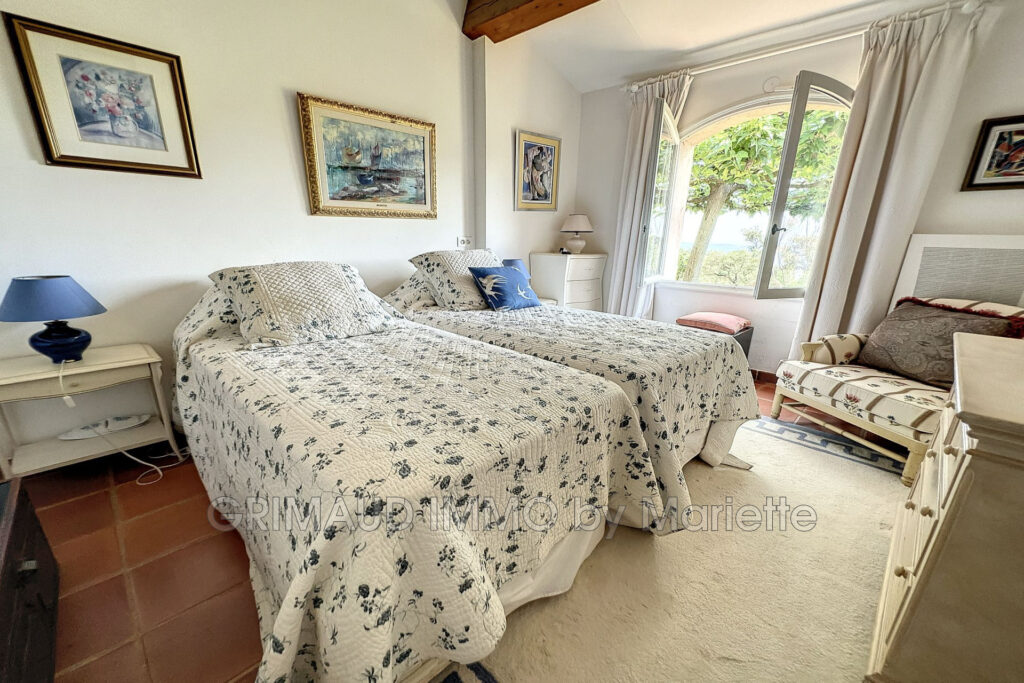 proprieté avec vue mer, grand terrain, au calme – 6 pièces – 5 chambres – 245.00 m²