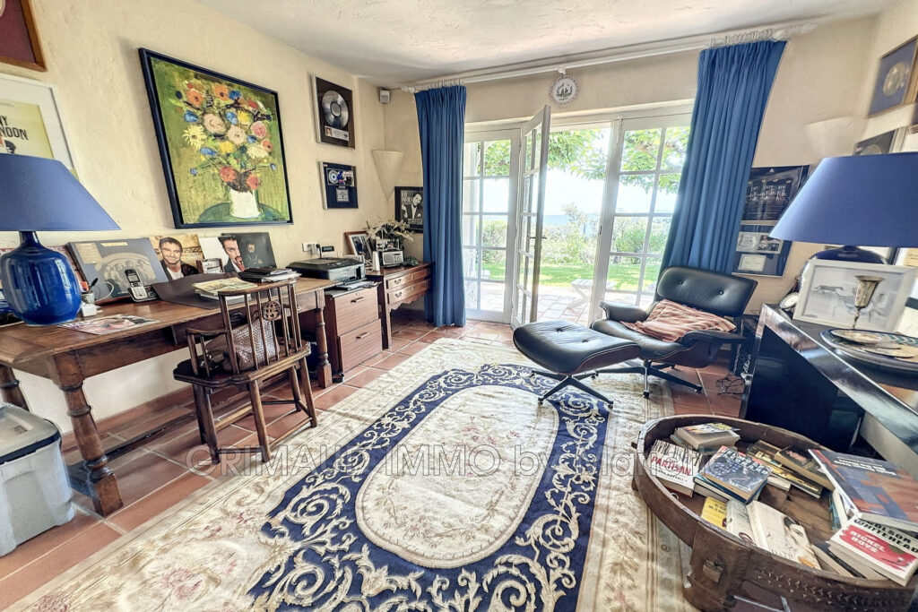 proprieté avec vue mer, grand terrain, au calme – 6 pièces – 5 chambres – 245.00 m²