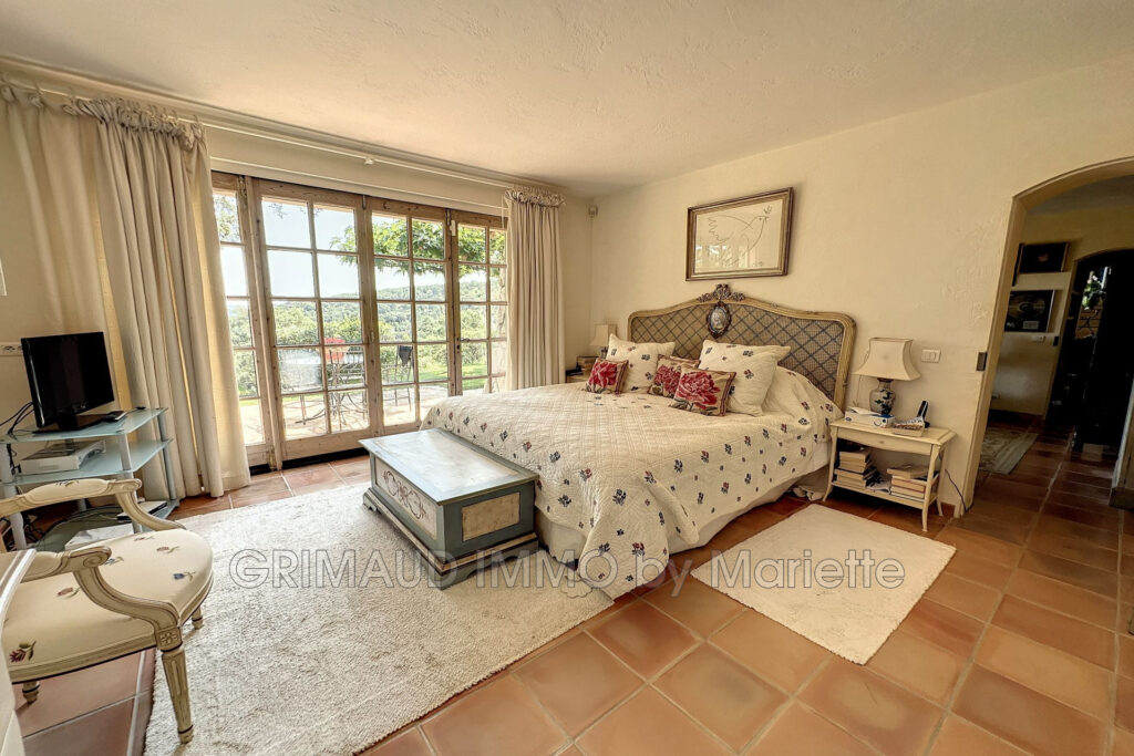 proprieté avec vue mer, grand terrain, au calme – 6 pièces – 5 chambres – 245.00 m²