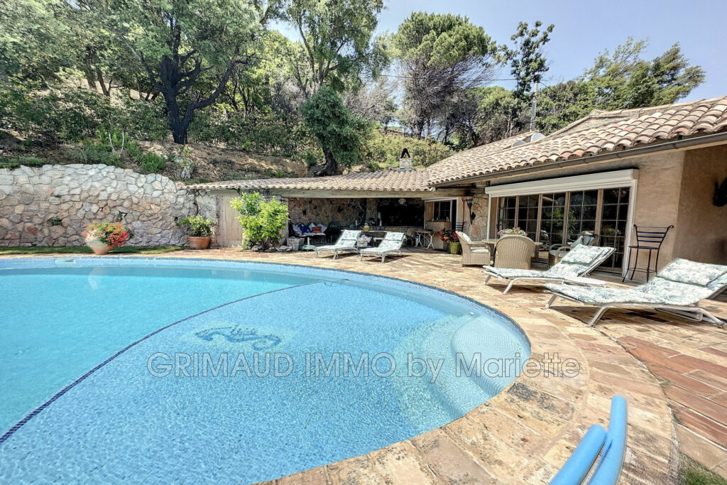 proprieté avec vue mer, grand terrain, au calme – 6 pièces – 5 chambres – 245.00 m²