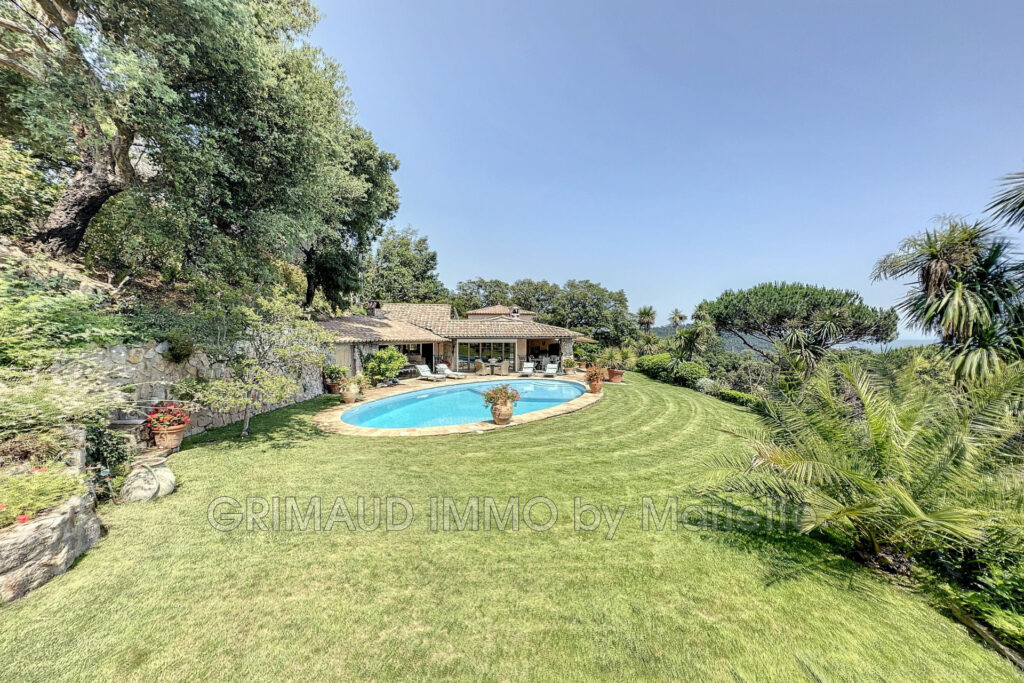 proprieté avec vue mer, grand terrain, au calme – 6 pièces – 5 chambres – 245.00 m²