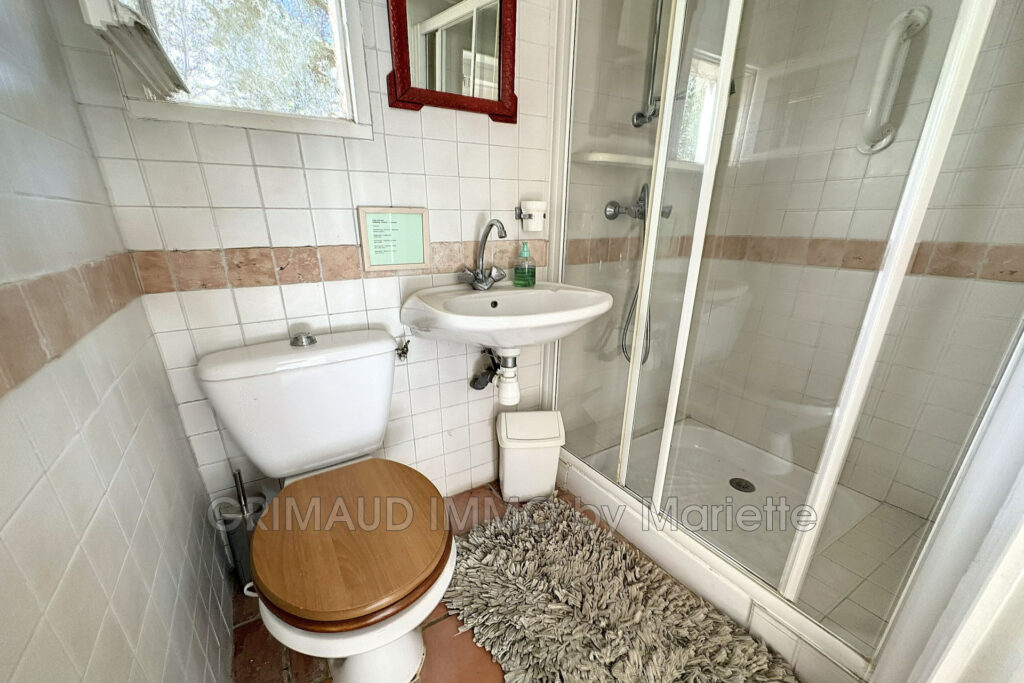 Charmante maison avec piscine et studio, vue dégagée en campag – 5 pièces – 3 chambres – 132.00 m²