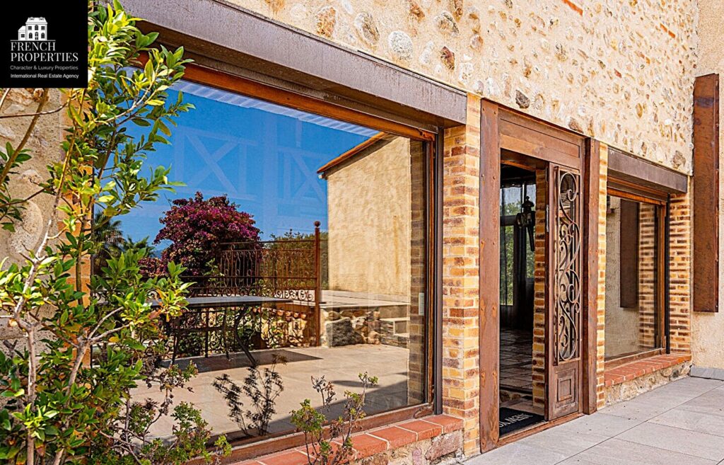 Maison – 8 pièces – 4 chambres – 231 m²