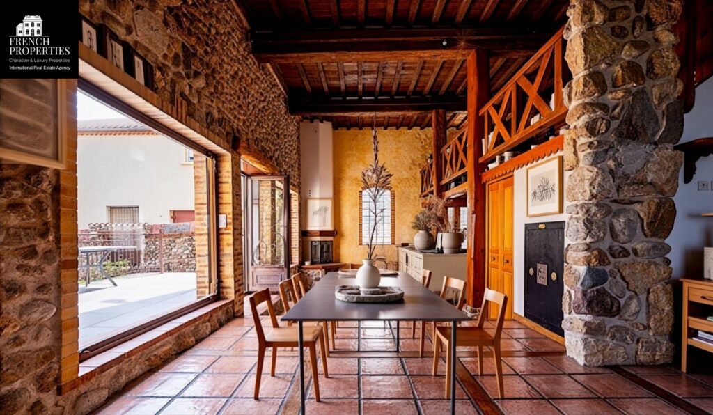 Maison – 8 pièces – 4 chambres – 231 m²